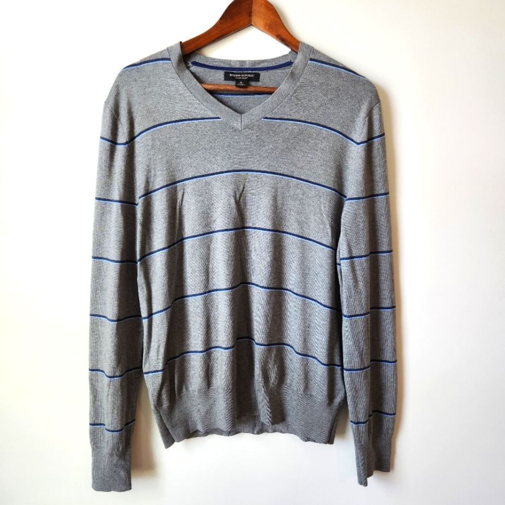 NEW Banana Republic Silk & Cashmere Men's Sweater Gray V-Neck Size M